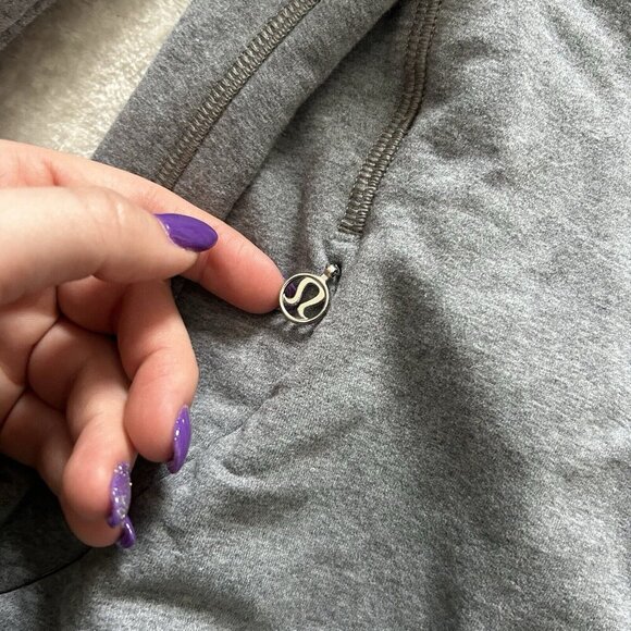 Lululemon Womens Jacket Size 10 Gray Turtleneck Zip Pockets Heavy Athletic Yoga - Picture 3 of 11
